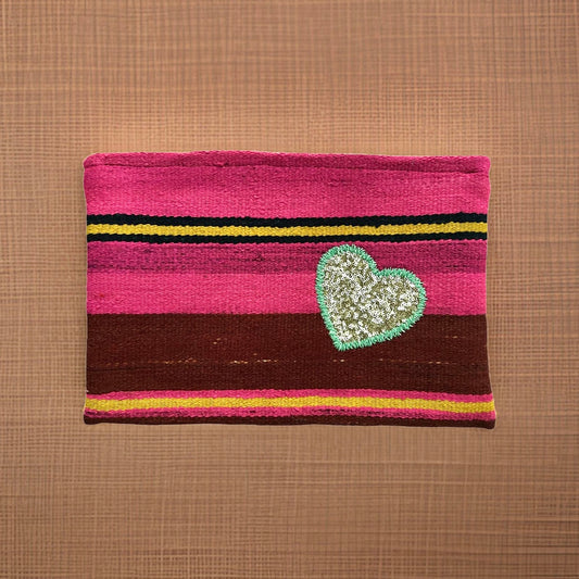 Maxi Heart Clutch