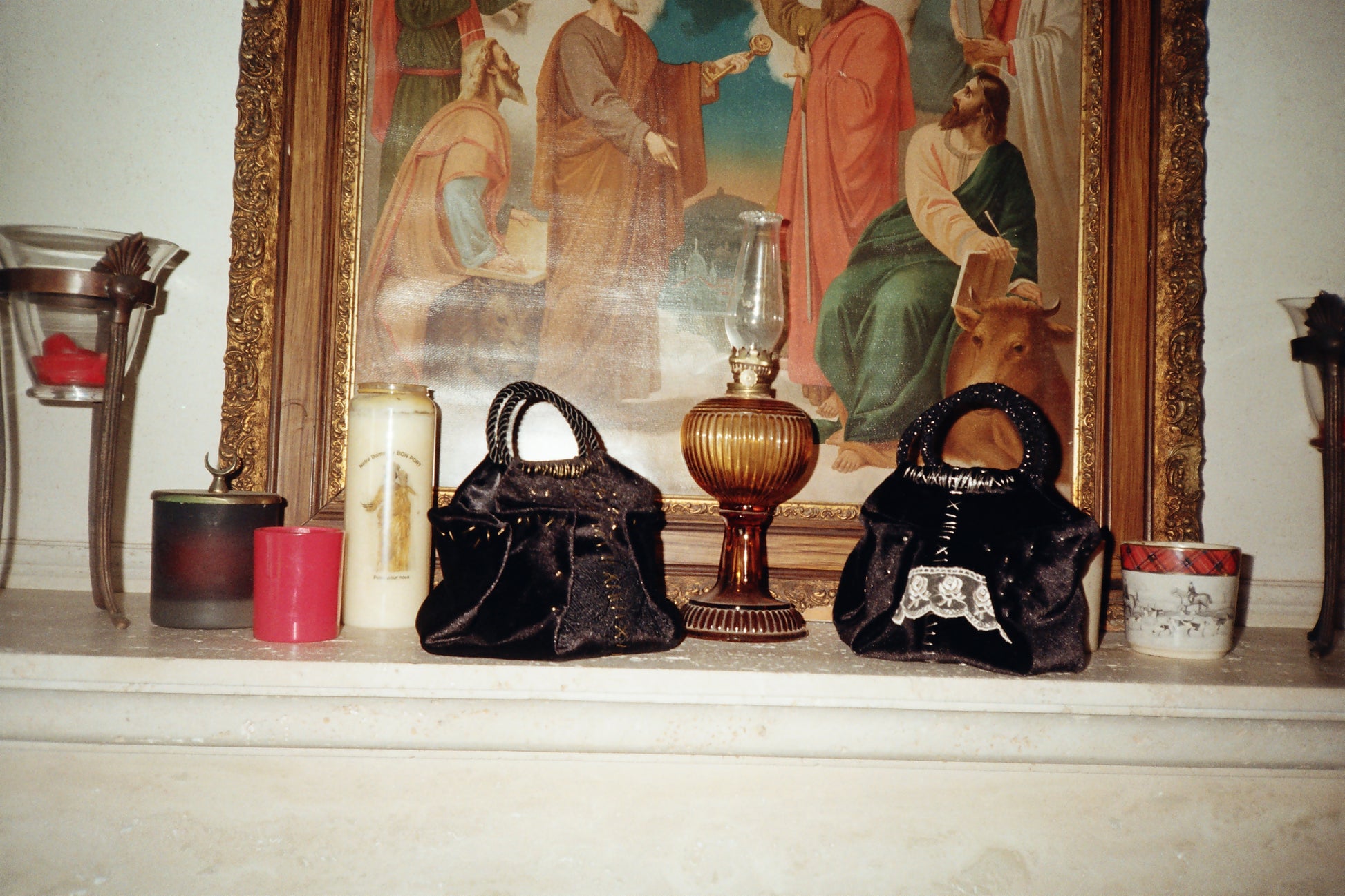 Mini black velvet bag handmade in Turkey by Esra Kayıra
