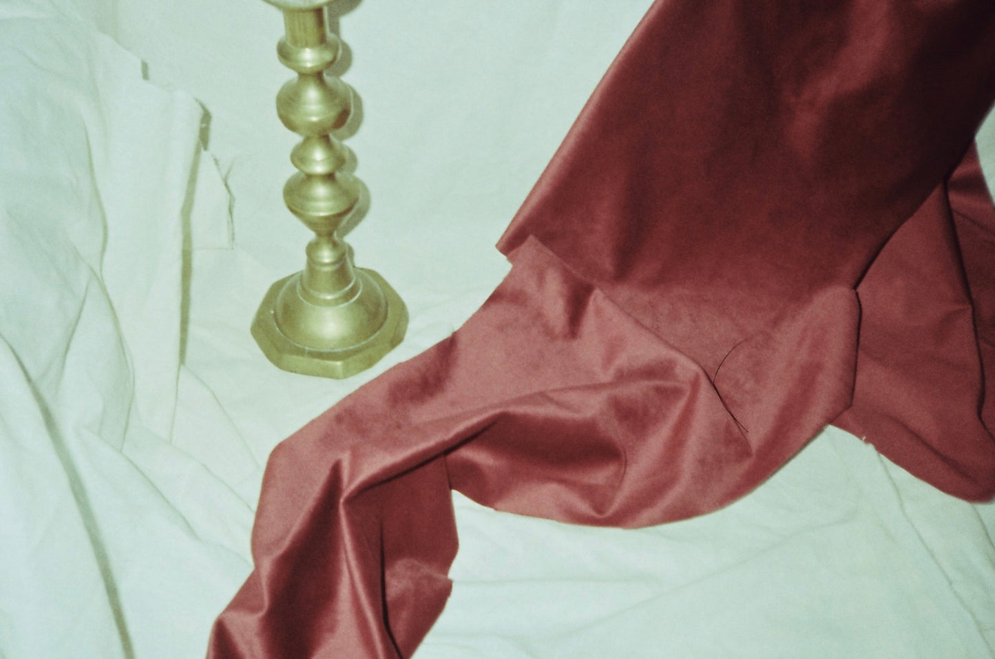 Mini burgundy velvet bag handmade in Turkey by Esra Kayıra
