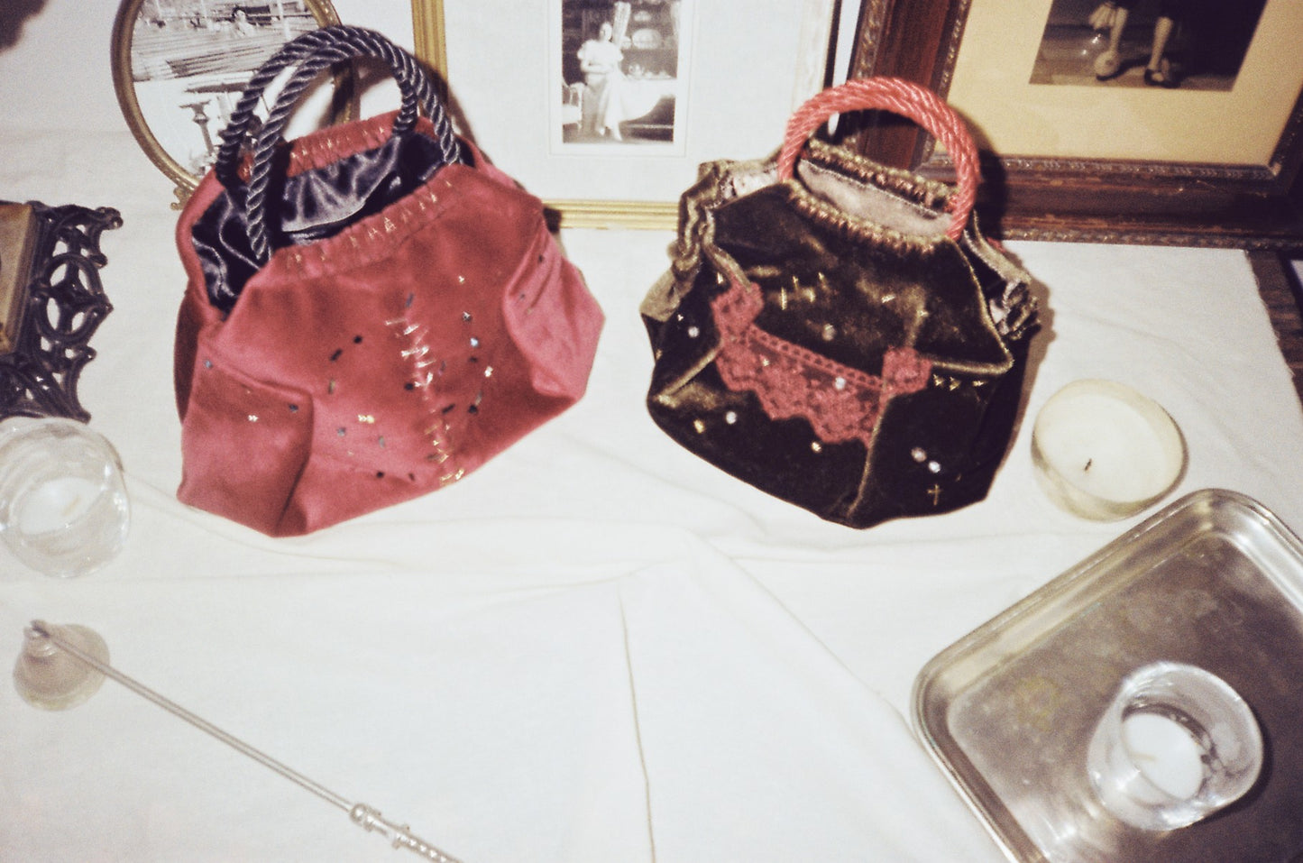 Mini burgundy velvet bag handmade in Turkey by Esra Kayıra
