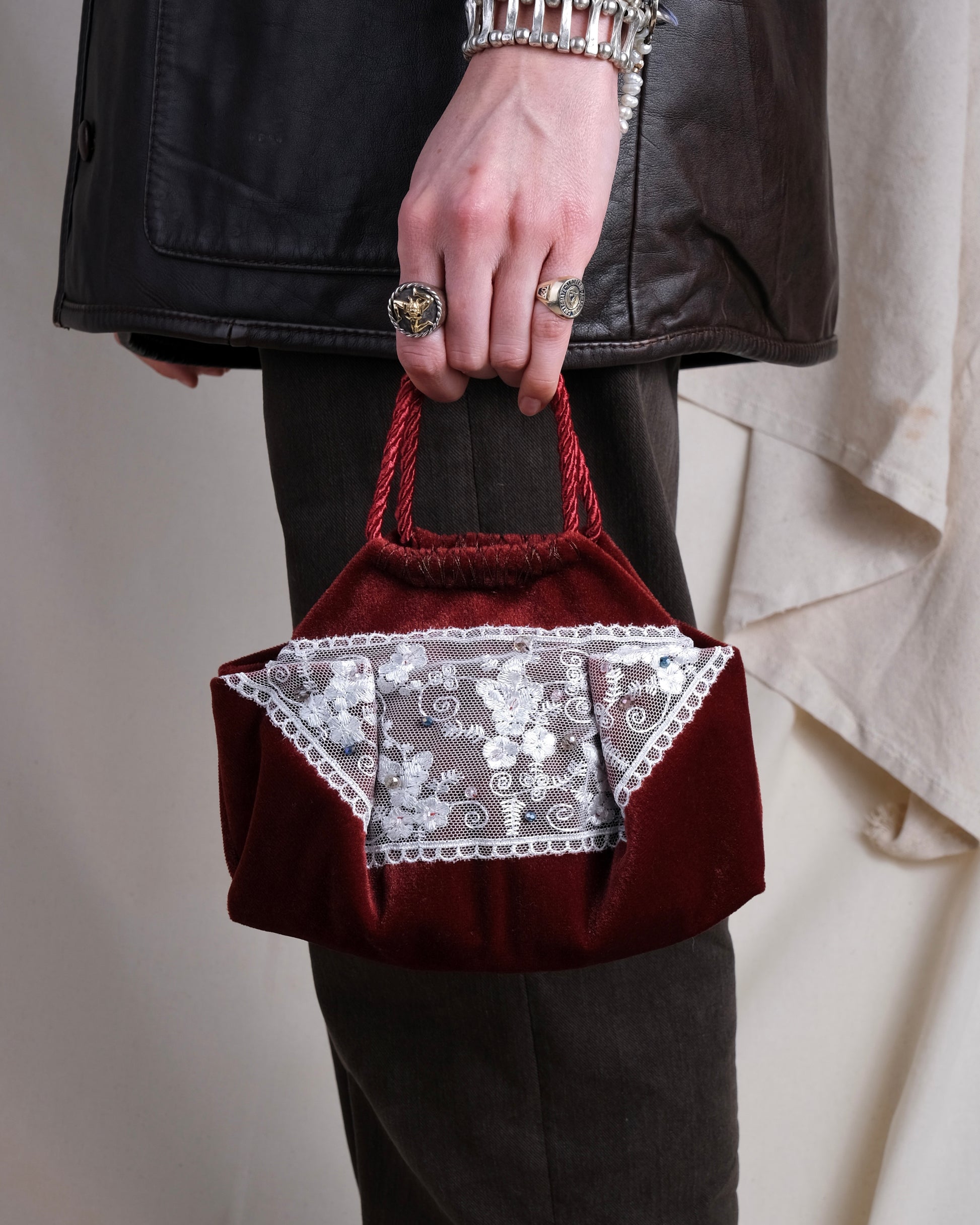 Mini velvet burgundy bag with white lace detail, handmade in Turkey by Esra Kayıra