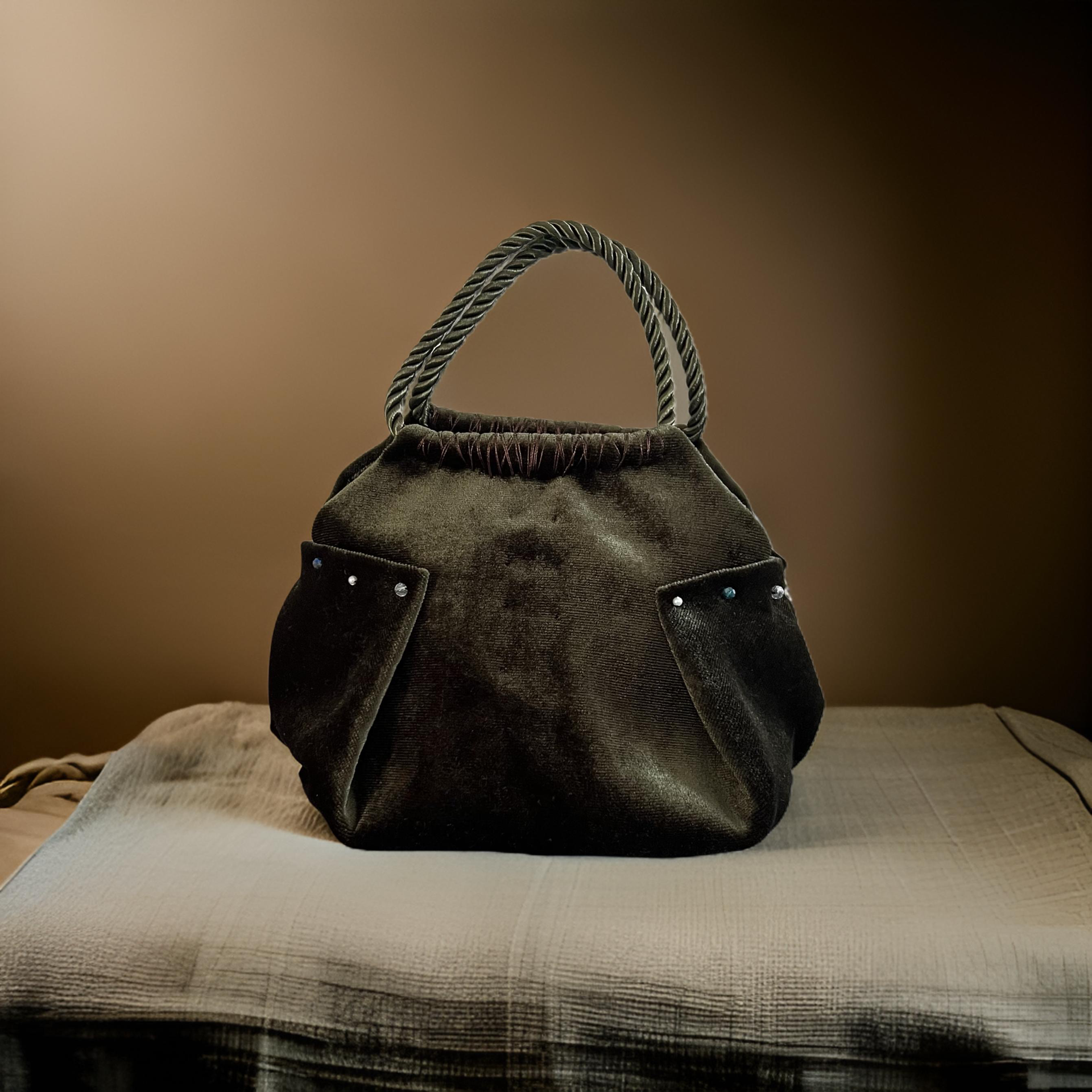 Mini velvet green bag handmade in Turkey by Esra Kayıra
