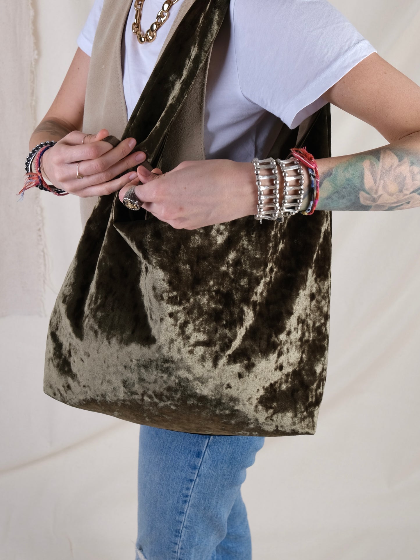 Olive green crushed velvet over the shoulder bag handmade in Turkey, detail, Esra Kayira brand.